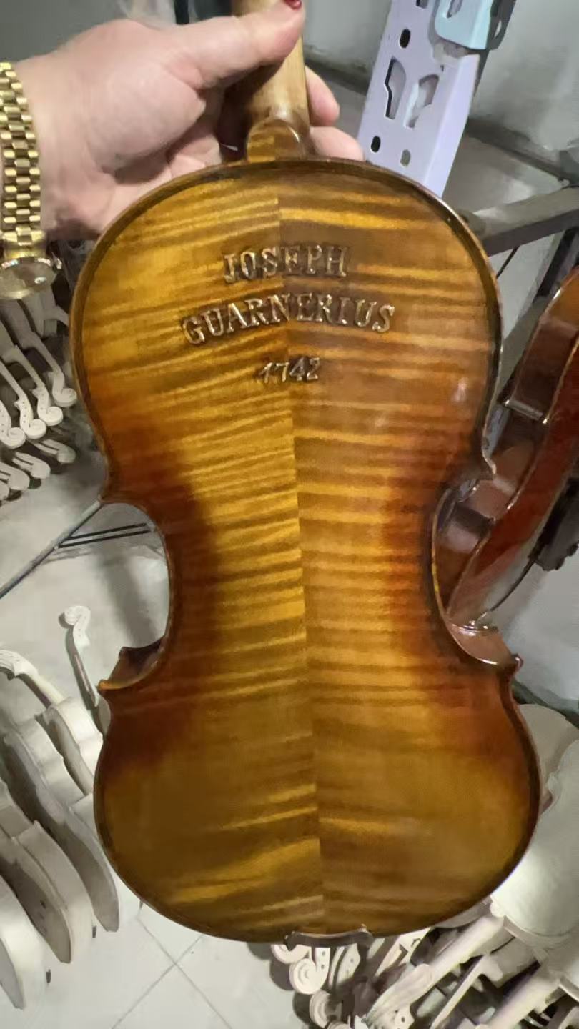 Musical Instruments Online - Musikinstrumente 4/4 Geschnitzte 1742 Violine Europäischer